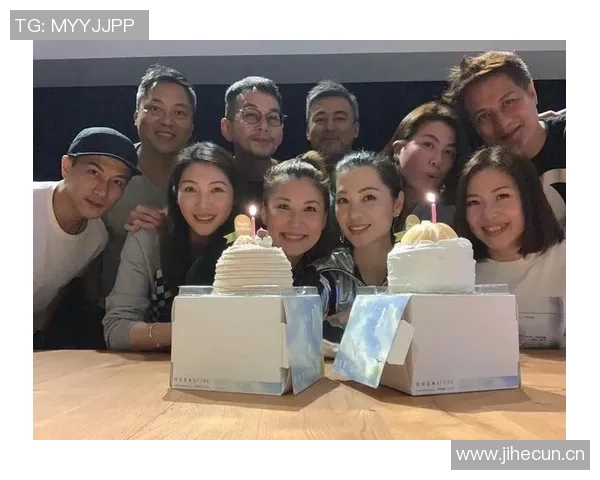 美媒分享库里一家六口温馨聚餐照片时光荏苒令人感慨不已