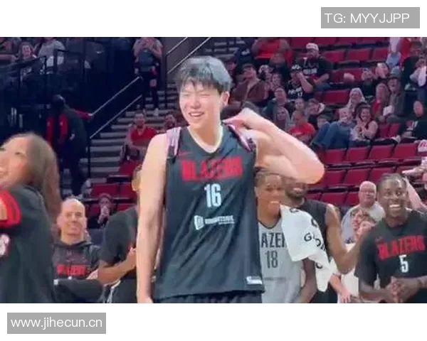 媒体人评论杨瀚森背粉色书包学舞蹈展现纯粹享受而非融入的真实状态