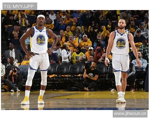 波杰与库里携手迎来第三年默契加深与巴特勒的配合日益成熟