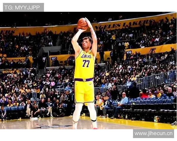 雷迪克透露詹姆斯本周积极参与个人训练提升状态