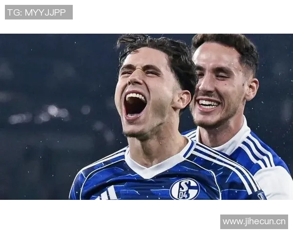 德天空报道多特蒙德关注17岁克鲁塞罗后卫普拉斯特和河床前锋梅萨