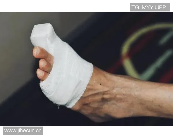 弗兰克透露小卡脚部受伤情况严重每天需接受多次治疗 弗兰克透露小卡脚部受伤情况严重每天需接受多次治疗