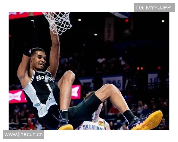 文班亚马半场表现抢眼砍下19分10板3助3断1帽唯失误略显不足 文班亚马半场表现抢眼砍下19分10板3助3断1帽唯失误略显不足