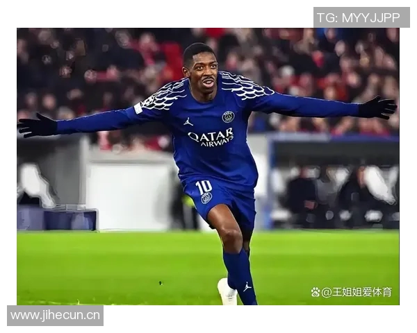 埃托奥与登贝莱重聚致意视频曝光感慨再见如故金球先生的荣耀