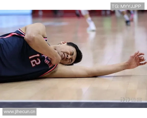 加斯佩里尼怒斥裁判遭红牌罚下球场边缘的激烈对抗引发争议 加斯佩里尼怒斥裁判遭红牌罚下球场边缘的激烈对抗引发争议