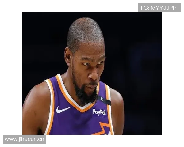 杜兰特三节高效表现轻松拿下19分6篮板3助攻1抢断助球队获胜