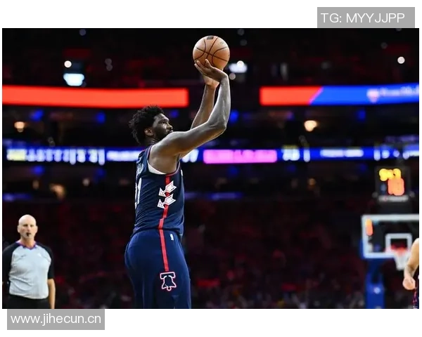 克尼佩尔第四节发力稍晚13投5中贡献14分4篮板3助攻三分球命中率不佳