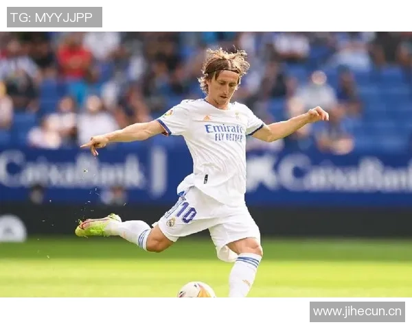 帕努奇盛赞莫德里奇球商超凡在意甲如同轻松踢球般自在 帕努奇盛赞莫德里奇球商超凡在意甲如同轻松踢球般自在