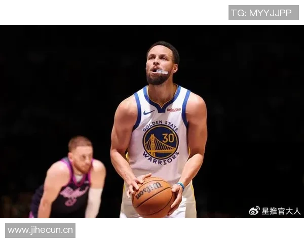 库里首节低调发挥仅得3分助队友展现实力全队配合默契