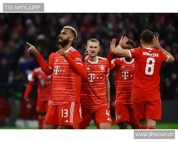 备战欧冠之路拜仁全队合练格纳布里基米希状态回暖