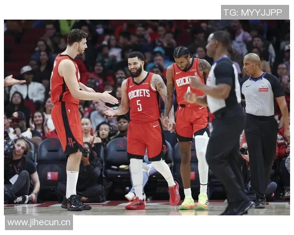 开拓者三名中锋缺阵鹈鹕领先里斯表现低迷普尔替补贡献13分