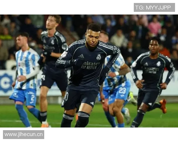 姆巴佩强势突破库巴西防线为皇马赢得宝贵角球机会 姆巴佩强势突破库巴西防线为皇马赢得宝贵角球机会